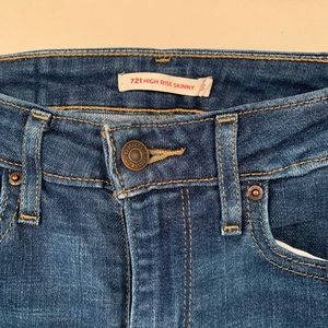 Levis 721 high rise skinny jean